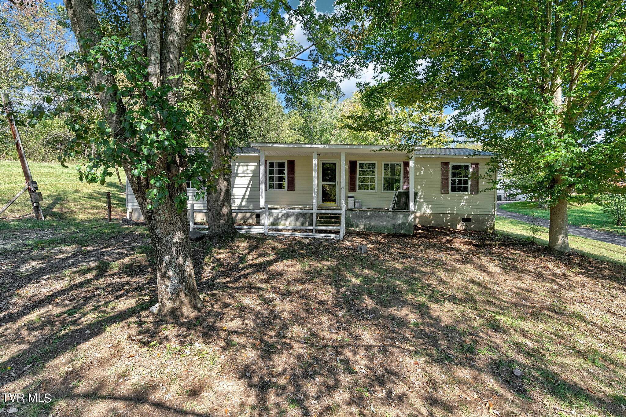 170 Hall Road Jonesborough, TN 37659 - Photo 3 of 29 0-web-or-mls-DSC08064