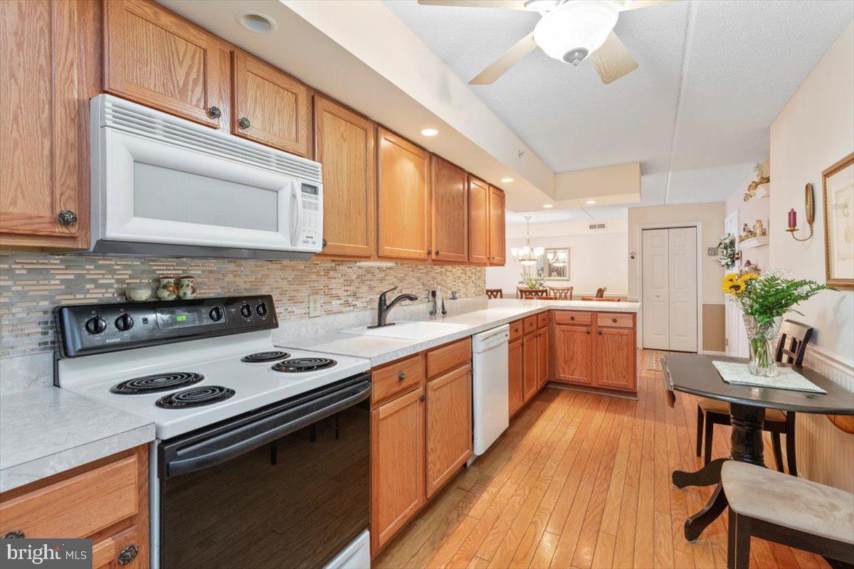 415 Brandon Road, Unit 415 Eagleville, PA 19403 - Photo 14 of 35 Kitchen