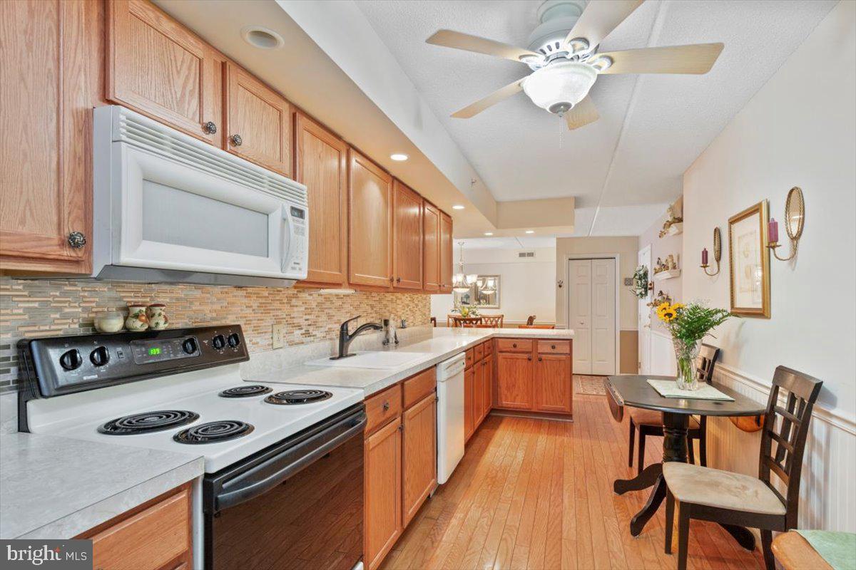 415 Brandon Road, Unit 415 Eagleville, PA 19403 - Photo 15 of 35 Kitchen