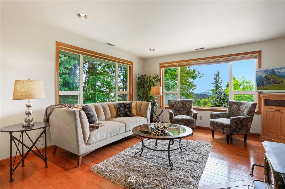 16134 Tiger Mountain Road Southeast Issaquah, WA 98027 - Photo 13 of 38 Gallery Image 13