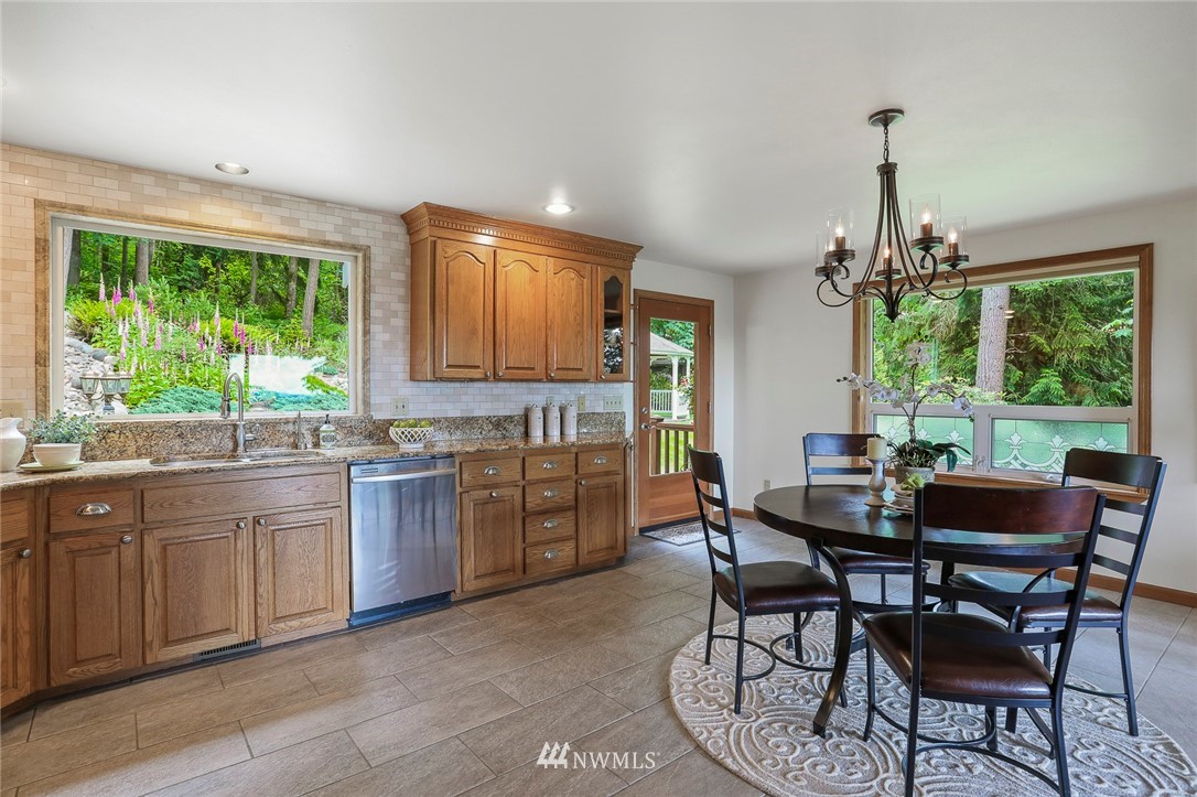 16134 Tiger Mountain Road Southeast Issaquah, WA 98027 - Photo 16 of 38 Gallery Image 16