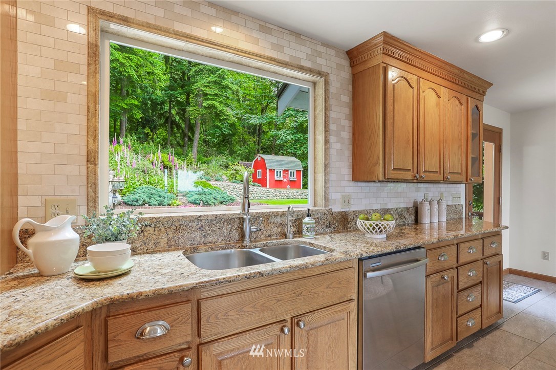 16134 Tiger Mountain Road Southeast Issaquah, WA 98027 - Photo 18 of 38 Gallery Image 18