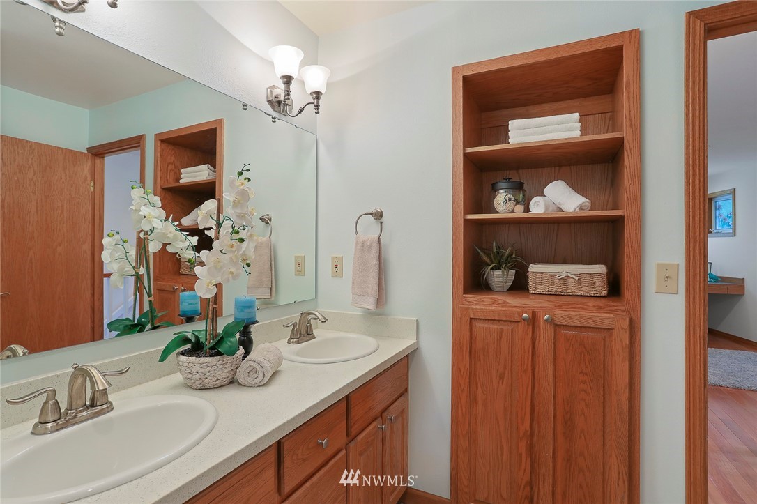 16134 Tiger Mountain Road Southeast Issaquah, WA 98027 - Photo 30 of 38 Gallery Image 30