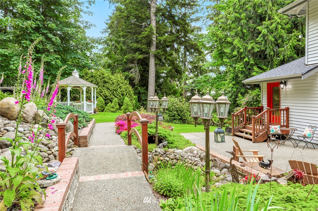 16134 Tiger Mountain Road Southeast Issaquah, WA 98027 - Photo 4 of 38 Gallery Image 4