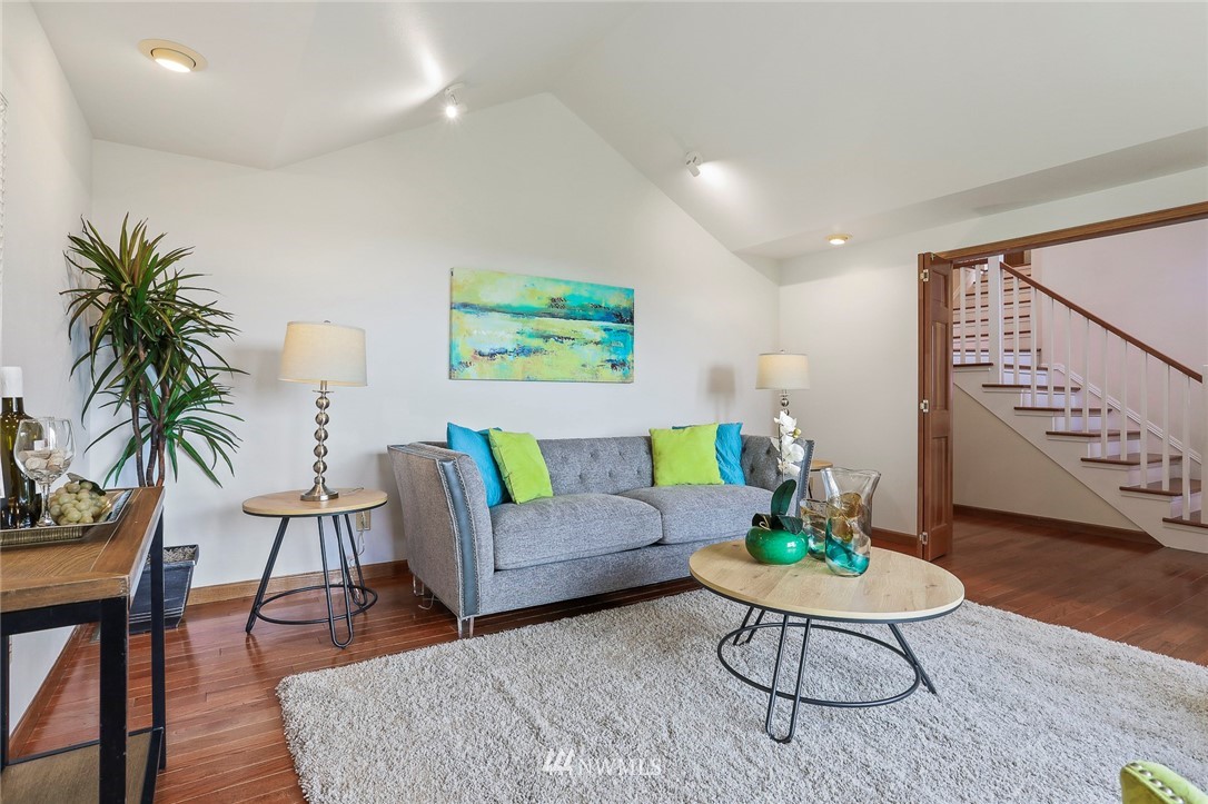 16134 Tiger Mountain Road Southeast Issaquah, WA 98027 - Photo 10 of 38 Gallery Image 10