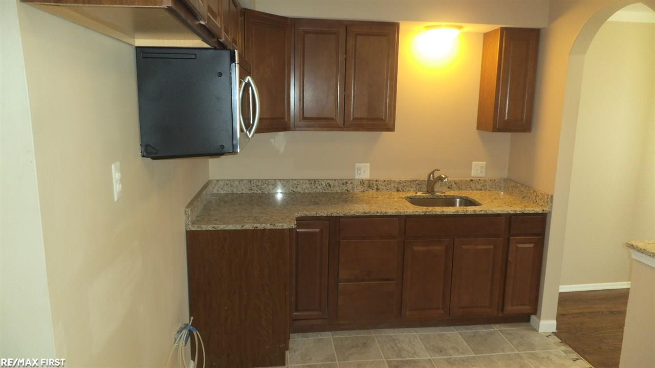 29452 Hoover Road Warren, MI 48093 - Photo 5 of 10