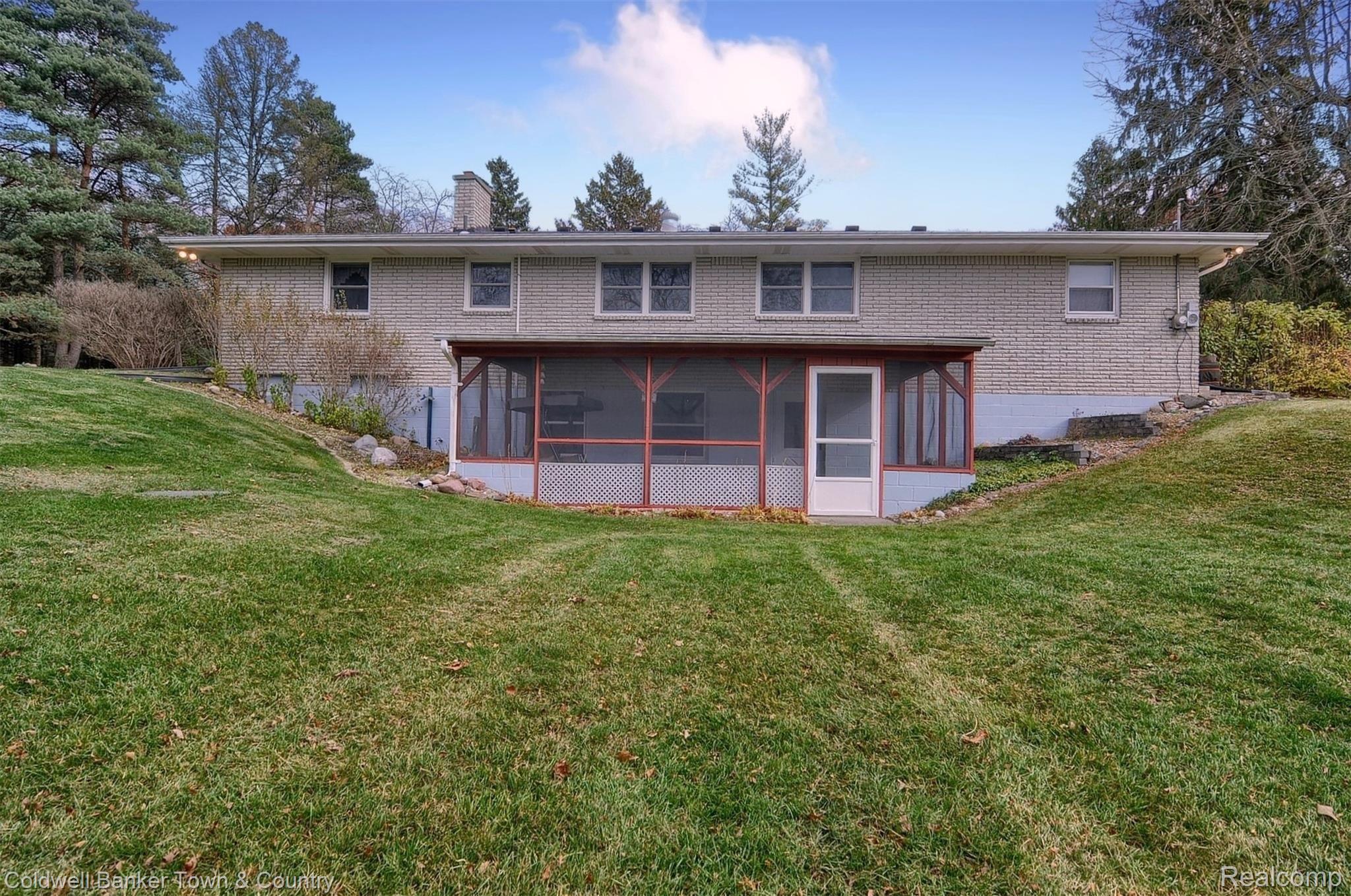 10875 Hensell Road Holly, MI 48442 - Photo 35 of 44 68 Rear.jpg