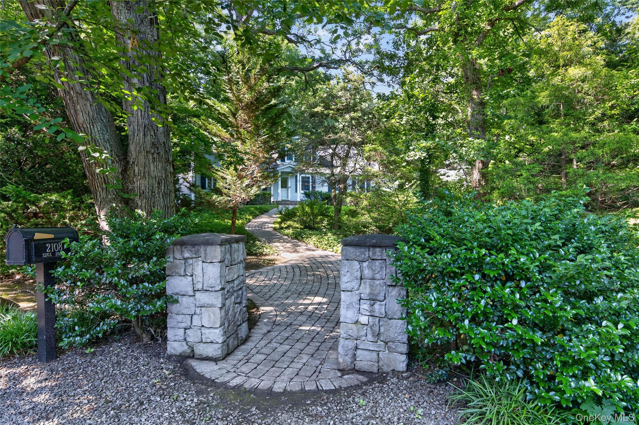 2108 Edge Road Muttontown, NY 11791 - Photo 4 of 38