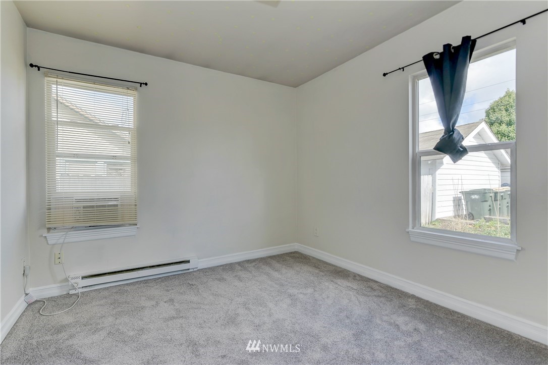 176 Southwest Cascade Avenue Chehalis, WA 98532 - Photo 13 of 24 Gallery Image 13