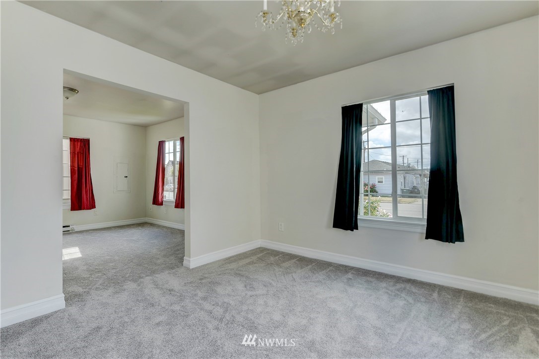 176 Southwest Cascade Avenue Chehalis, WA 98532 - Photo 7 of 24 Gallery Image 7