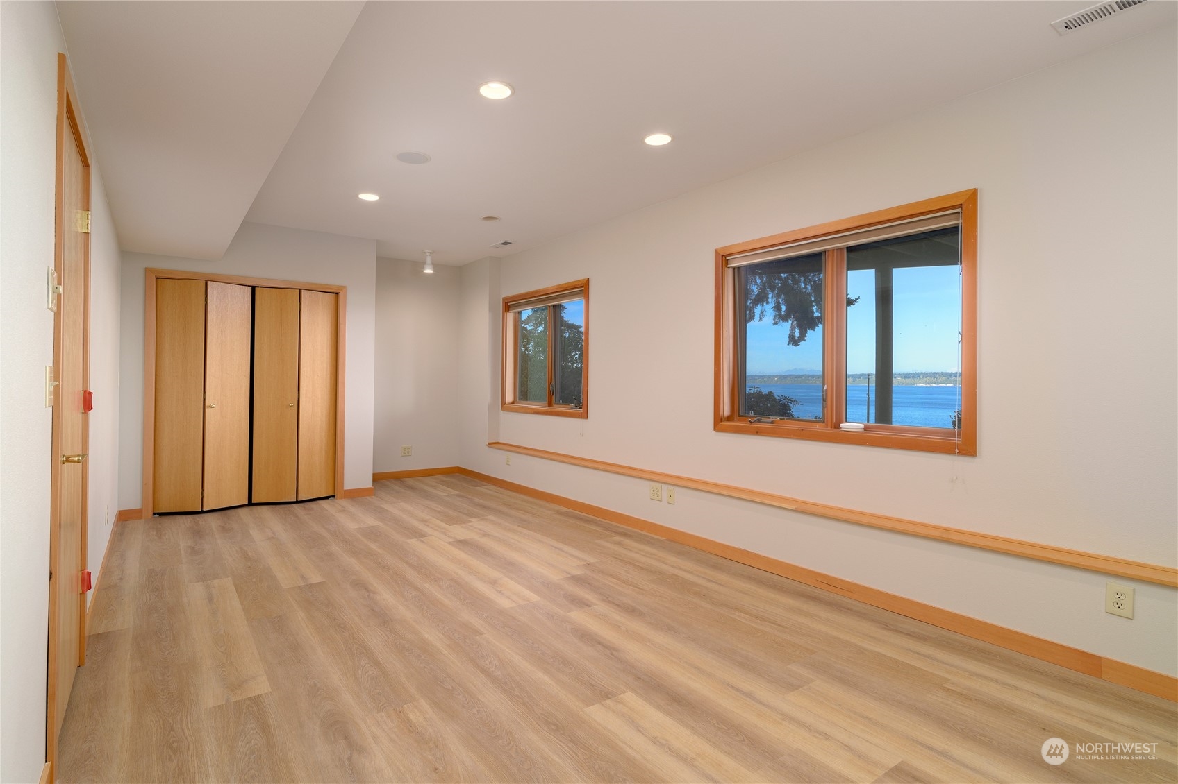 21718 President Point Road Northeast Kingston, WA 98346 - Photo 32 of 40 Gallery Image 32