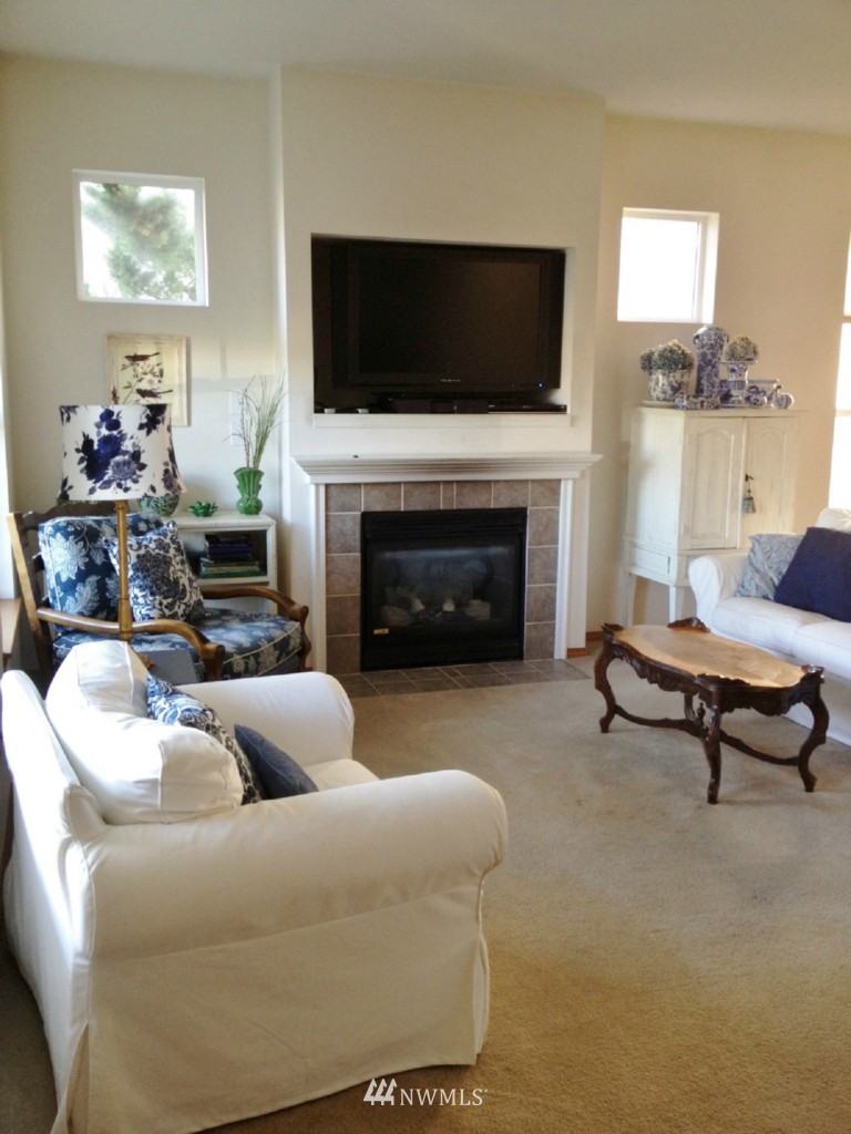 34735 Southeast Ridge Street Snoqualmie, WA 98065 - Photo 3 of 12 Gallery Image 3