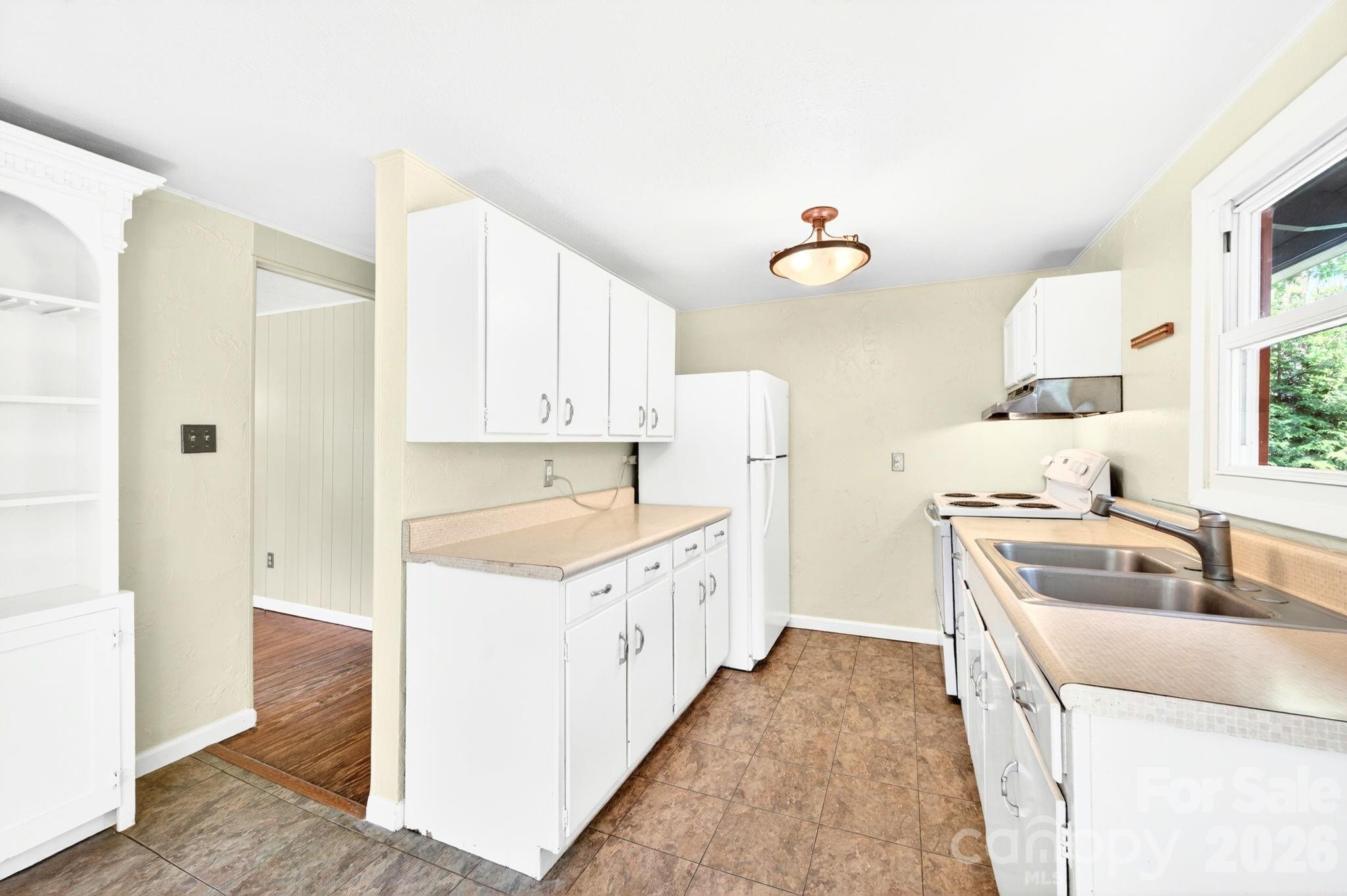 138 Brooklyn Road Asheville, NC 28803 - Photo 8 of 17