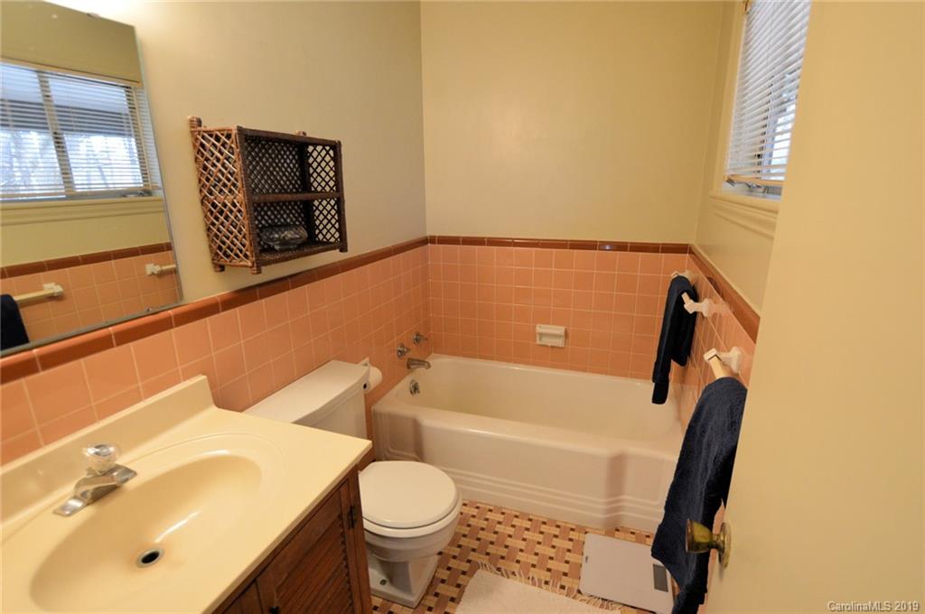 478 Houston Road Columbus, NC 28722 - Photo 13 of 22 Gallery Image 13
