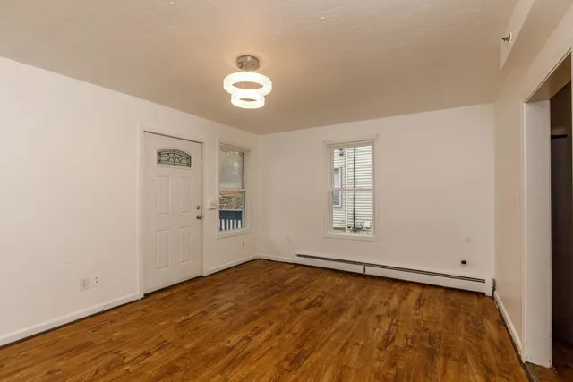 $1,950 | 13 Greenwood Street, Unit 1, Gardner, MA 01440