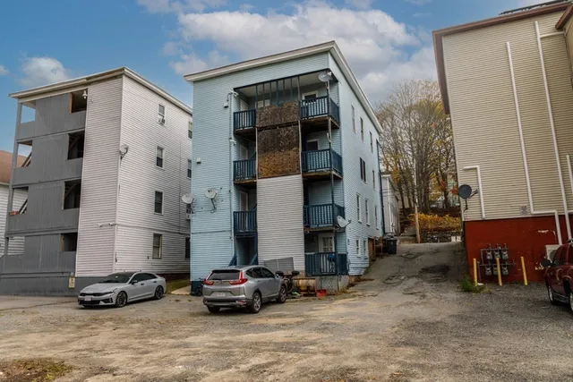 $1,950 | 13 Greenwood Street, Unit 1, Gardner, MA 01440