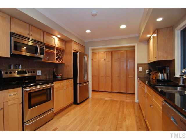 1843 Woodburn Road Durham, NC 27705 - Photo 7 of 20 Gallery Image 7