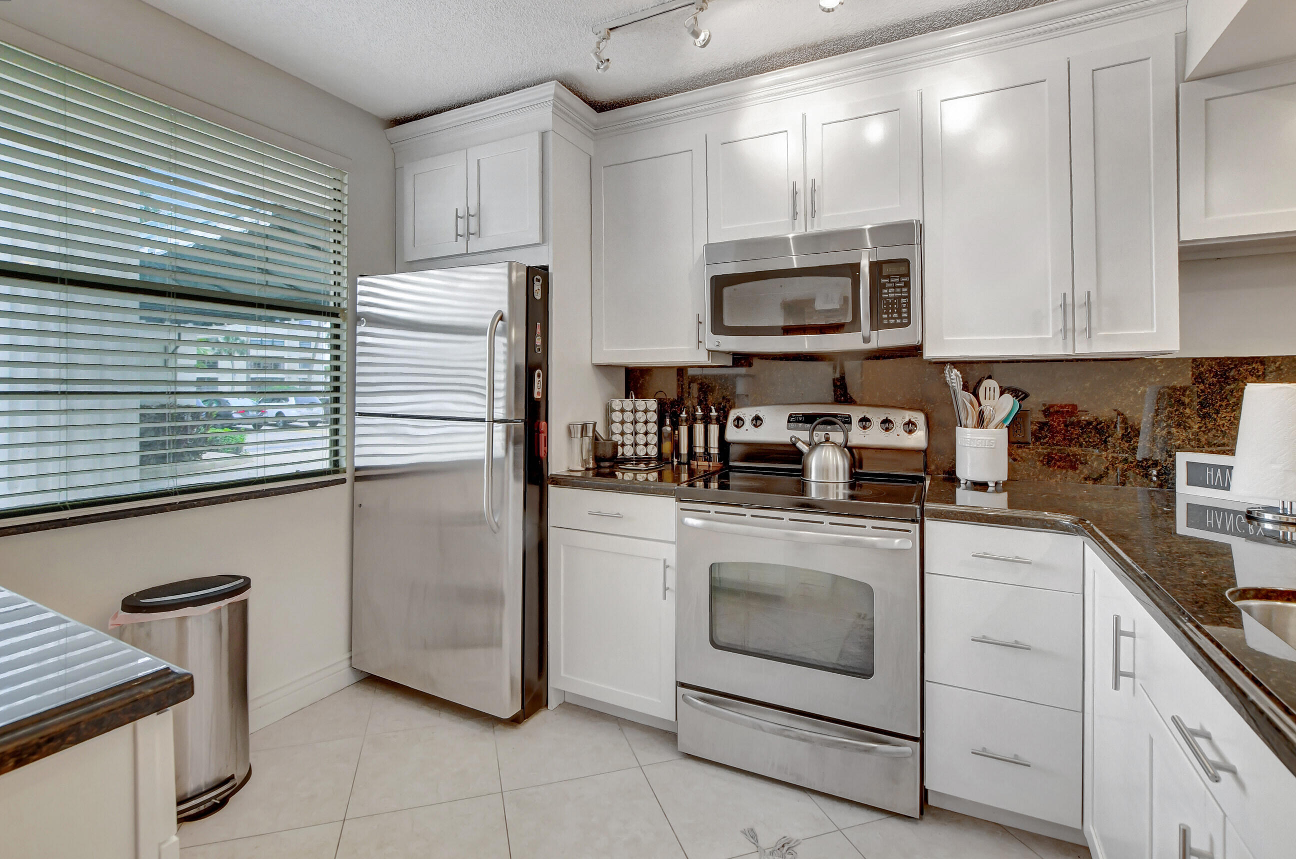 6109 Balboa Circle, Unit 104 Boca Raton, FL 33433 - Photo 11 of 37 13_dsc_0021