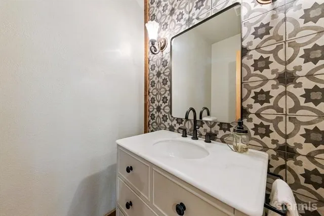 $1,375,000 | 236 Uplands Way, South Lake Tahoe, CA 96150