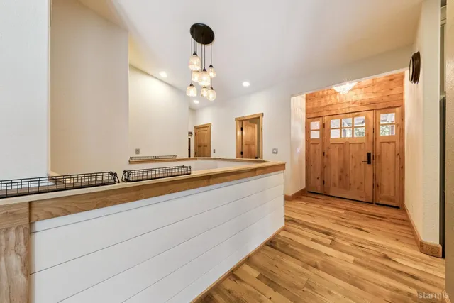 $1,375,000 | 236 Uplands Way, South Lake Tahoe, CA 96150