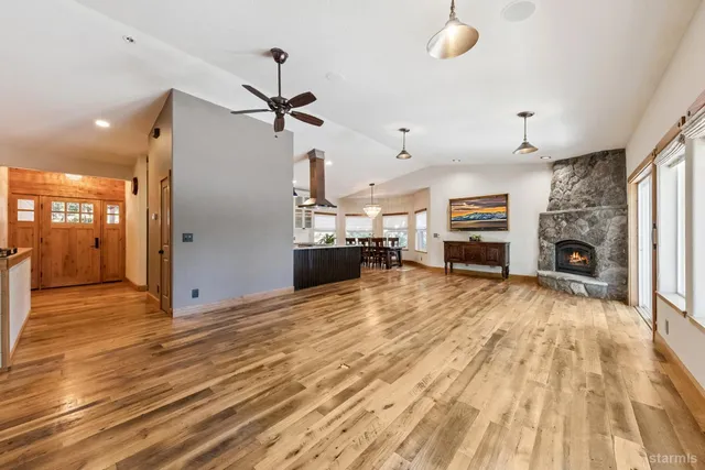 $1,375,000 | 236 Uplands Way, South Lake Tahoe, CA 96150