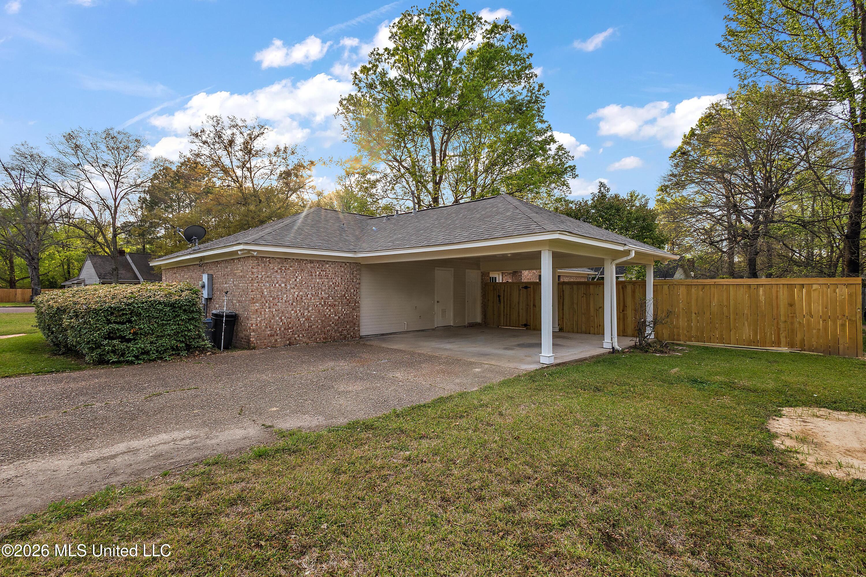 5900 Kristen Drive Jackson, MS 39211 - Photo 3 of 16 ataqrbvv4l