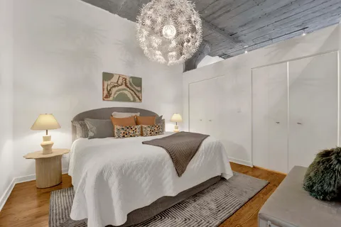 $349,000 | 1033 West 14th Place, Unit 115, Chicago, IL 60608