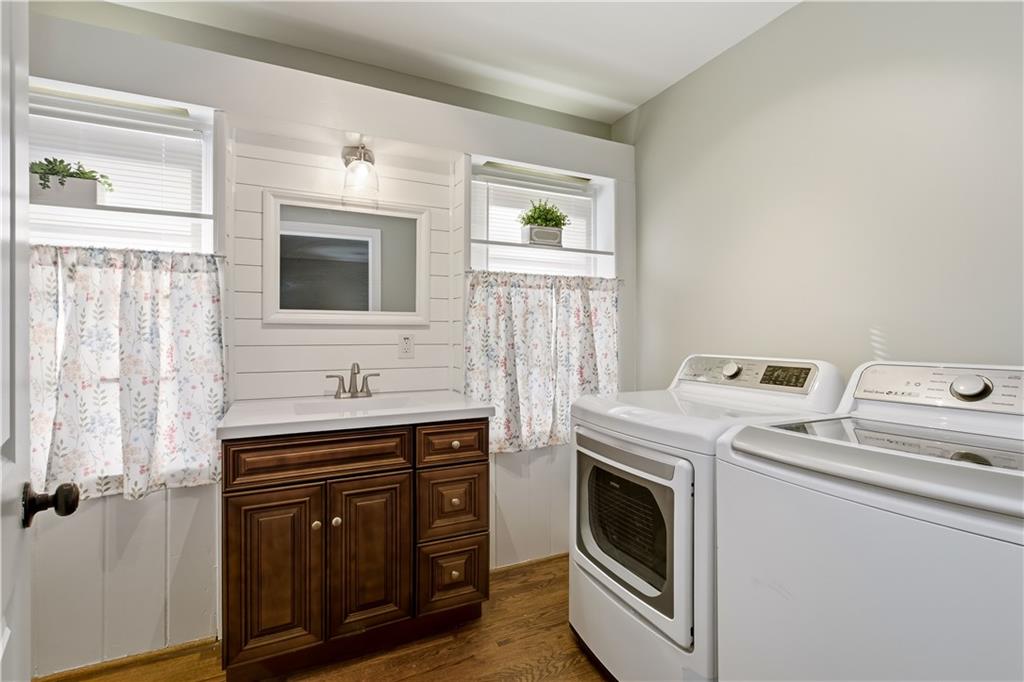 531 Crestview Terrace Gainesville, GA 30501 - Photo 26 of 54 a kitchen with a stove and a sink