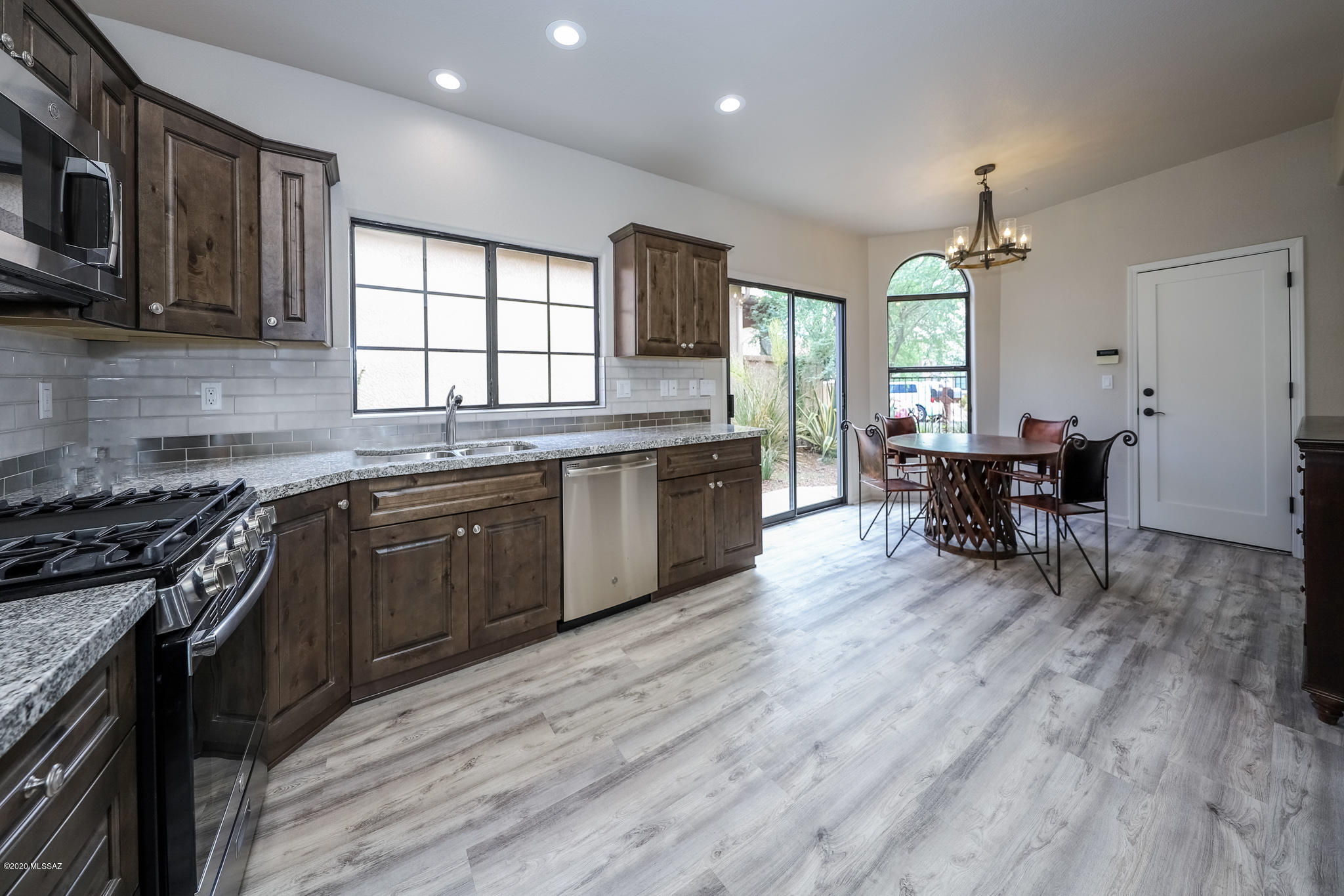 5845 North Misty Ridge Drive Tucson, AZ 85718 - Photo 9 of 34