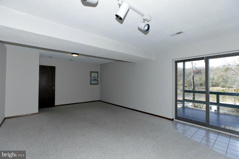 755 Snodgrass Road Crownsville, MD 21032 - Photo 2 of 21 Family Room