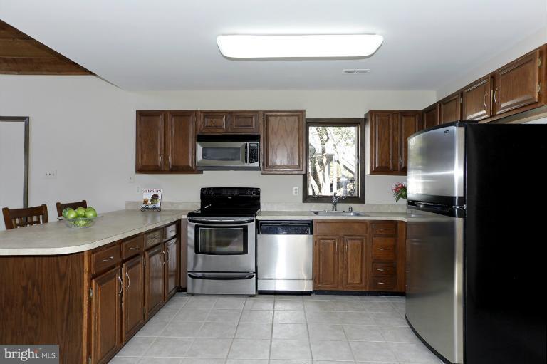 755 Snodgrass Road Crownsville, MD 21032 - Photo 15 of 21 Kitchen