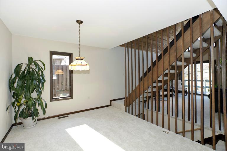 755 Snodgrass Road Crownsville, MD 21032 - Photo 5 of 21 Dining Room