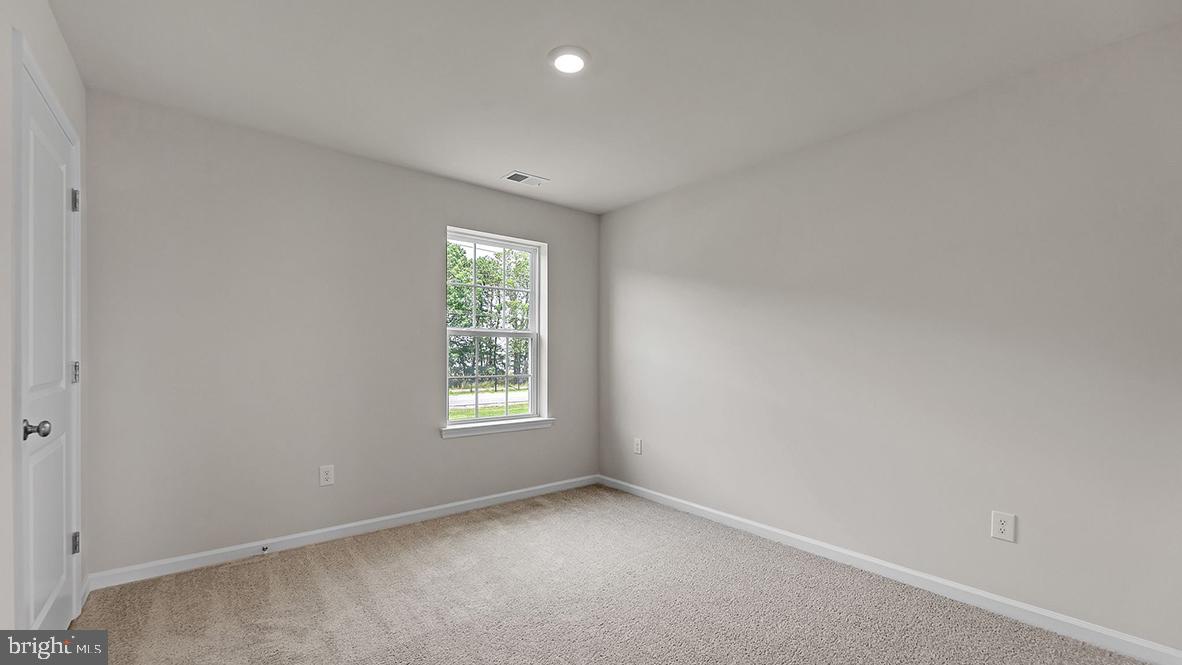 155 Littleworth Road Manahawkin, NJ 08050 - Photo 29 of 32 an empty room with a window