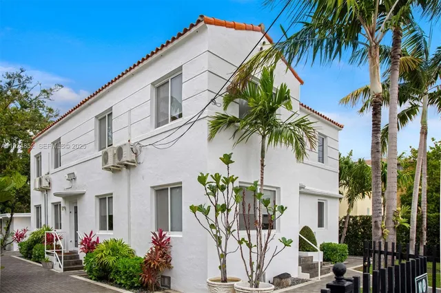 a front view of house with yard