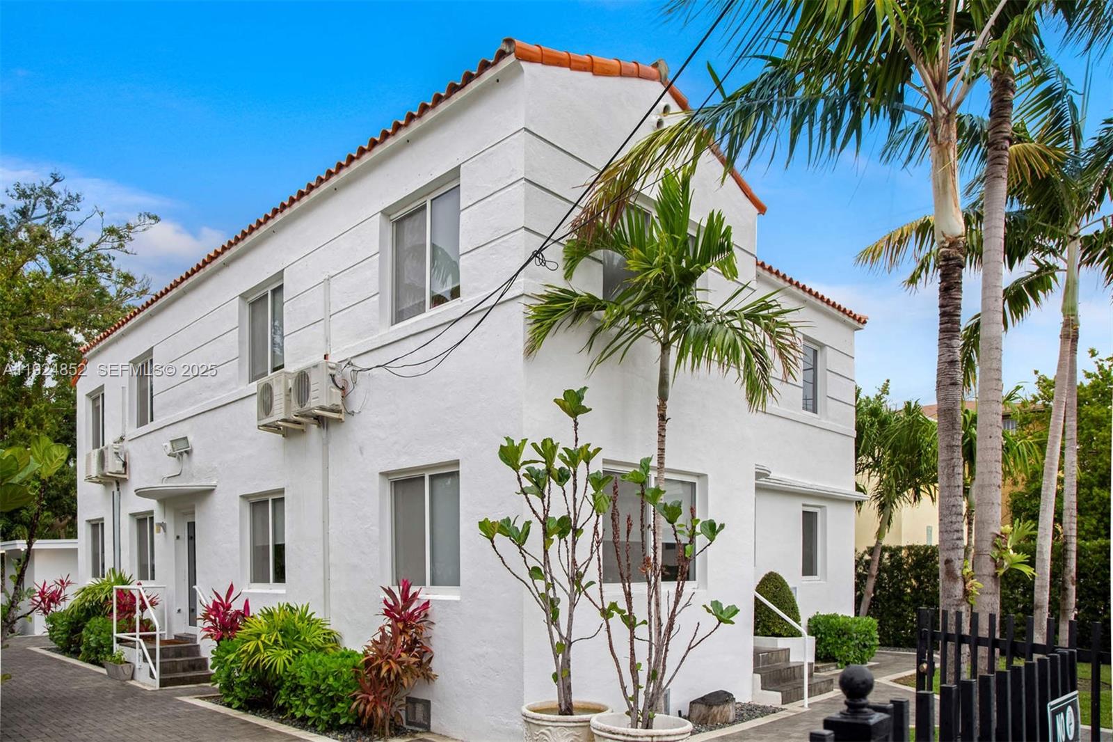 a front view of house with yard