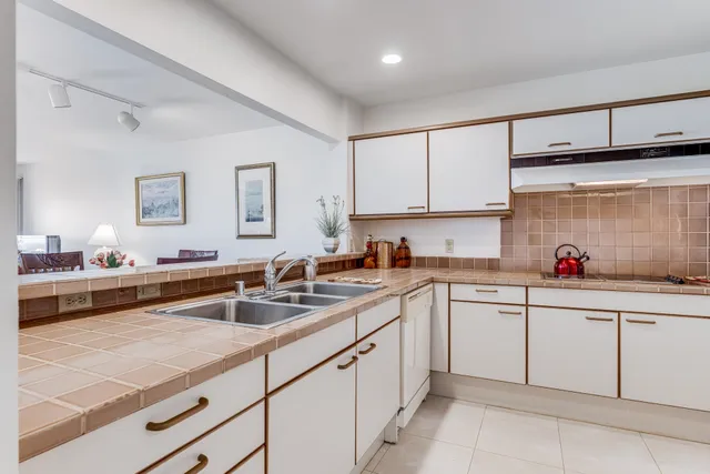 $1,445,000 | 50 Puu Anoano Street, Unit 903, Lahaina, HI 96761