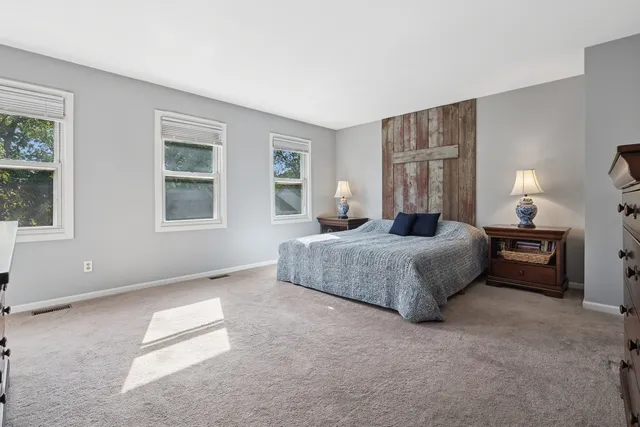 $335,000 | 245 Stone Manor Circle, Batavia, IL 60510