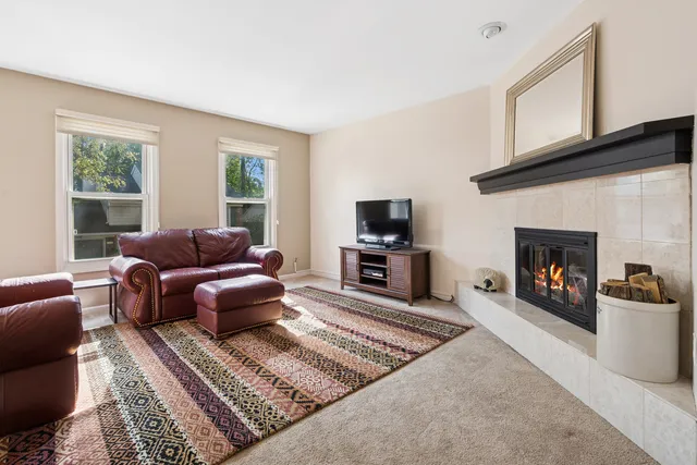 $335,000 | 245 Stone Manor Circle, Batavia, IL 60510