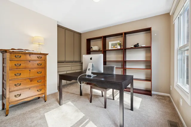 $335,000 | 245 Stone Manor Circle, Batavia, IL 60510