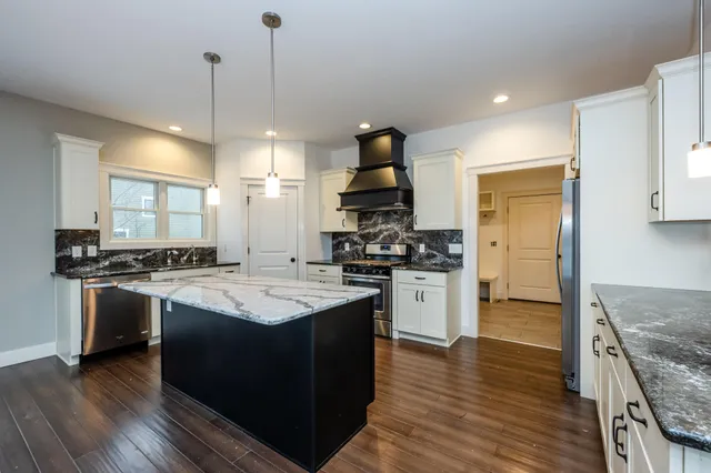 $1,300,000 | 11087 Lake Shore Drive, Berrien Springs, MI 49103