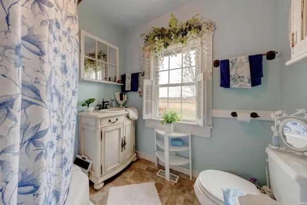 $489,999 | 8229 South 950 West, Owensville, IN 47665