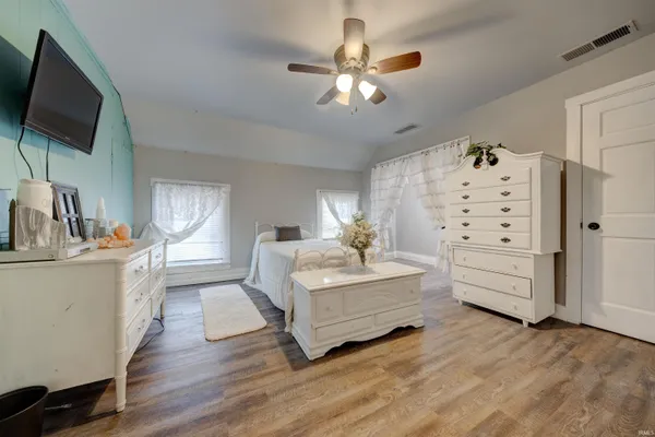 $489,999 | 8229 South 950 West, Owensville, IN 47665