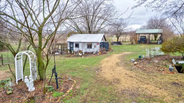 $489,999 | 8229 South 950 West, Owensville, IN 47665