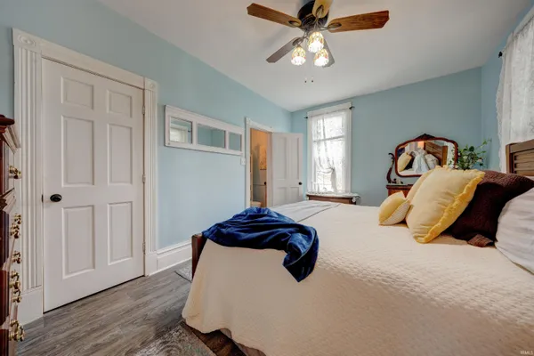 $489,999 | 8229 South 950 West, Owensville, IN 47665