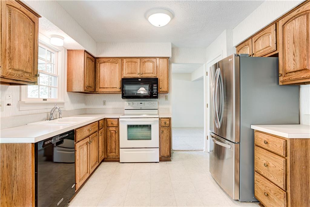 8702 Fox Ridge Lane Indianapolis, IN 46256 - Photo 12 of 34 Gallery Image 12
