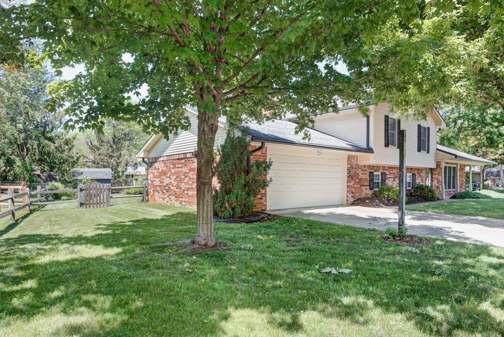 8702 Fox Ridge Lane Indianapolis, IN 46256 - Photo 4 of 34 Gallery Image 4