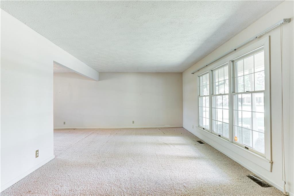 8702 Fox Ridge Lane Indianapolis, IN 46256 - Photo 6 of 34 Gallery Image 6