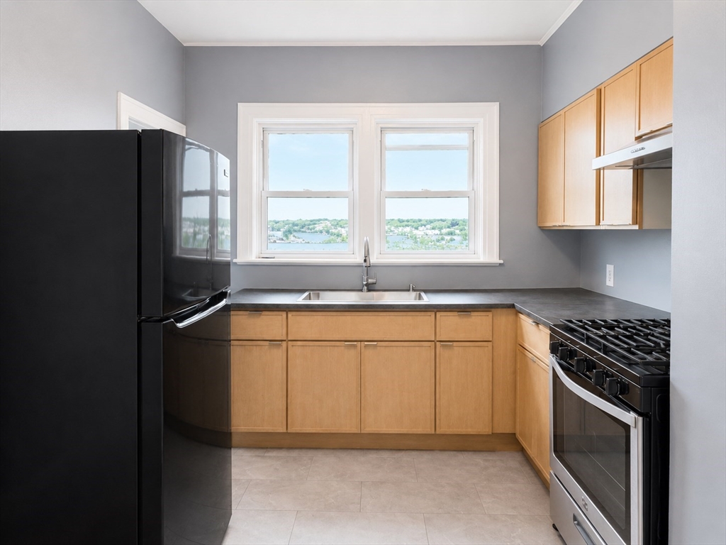 1026 Rock Street, Unit 3 Fall River, MA 02720 - Photo 24 of 28