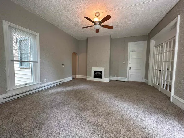 $675 | 333 South Douglas Avenue, Unit 1, Springfield, IL 62704