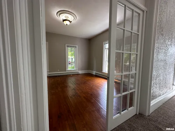 $675 | 333 South Douglas Avenue, Unit 1, Springfield, IL 62704